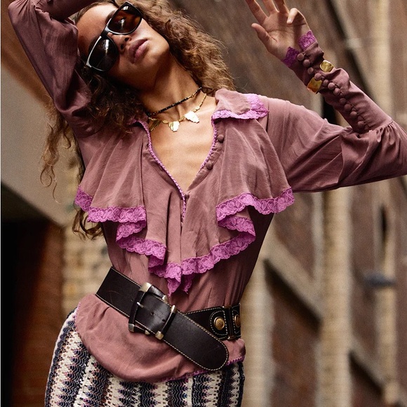 Chasing Unicorns Good Times, Bad Times Silk Crepe,
Lace + Ruffle Blouse
Mauve - Picture 3 of 5